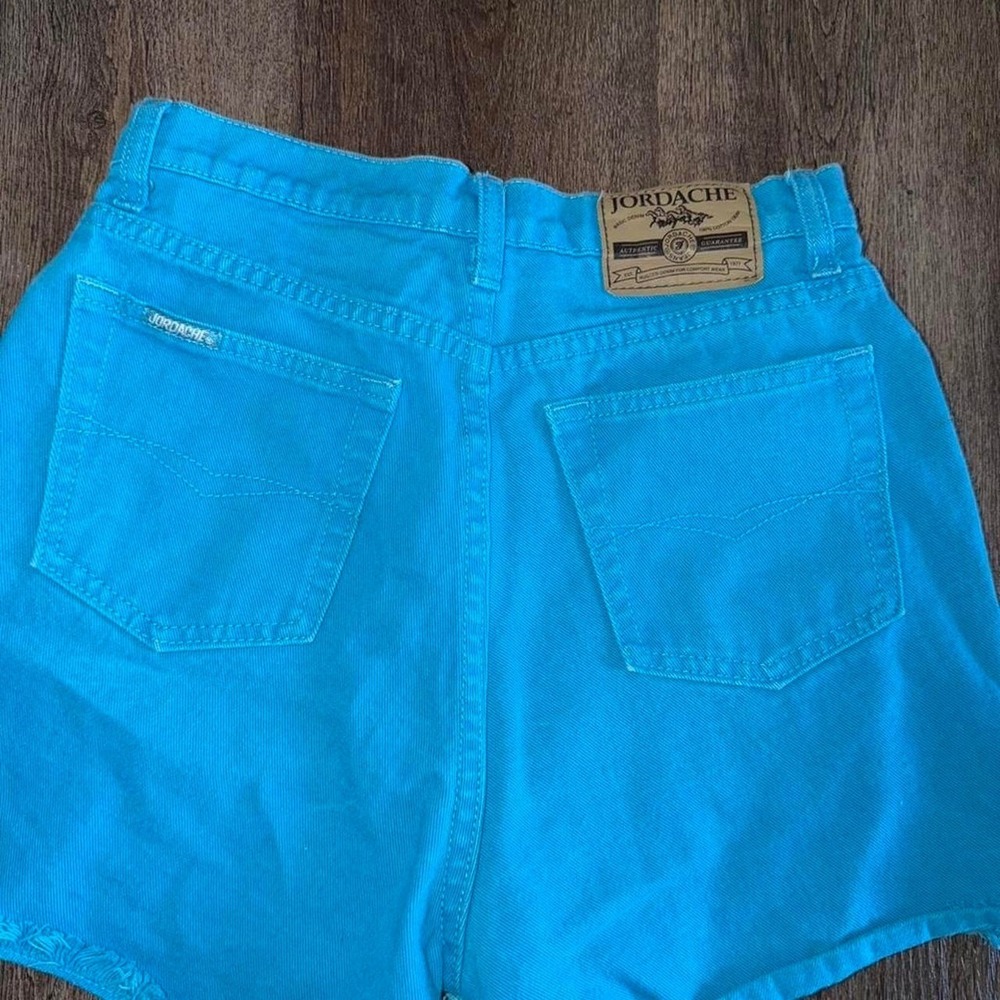 Blue jordache vintage high-waisted denim shorts 11/12